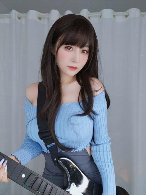性感老师被学生操的相关介绍