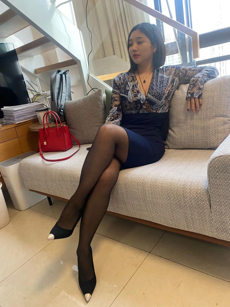 街头搭讪人妻中文字幕的相关介绍