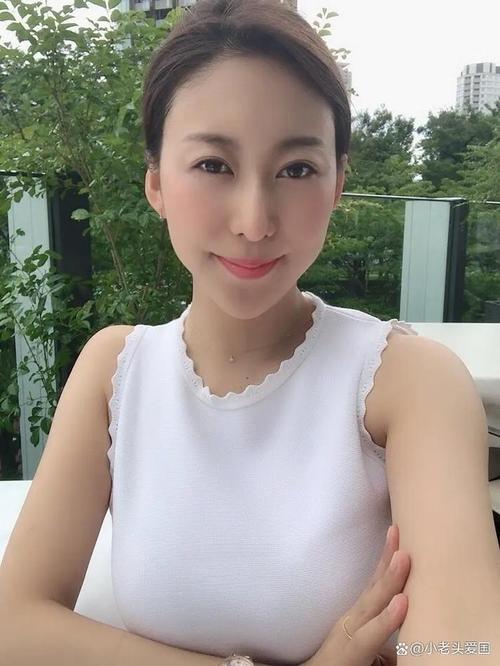 人妻人妻少妇在线系列的相关介绍