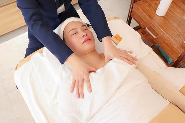 欧美激情一区二区久久久的相关介绍
