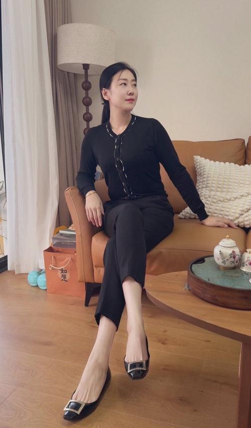 美女老师让我操她视频的相关介绍