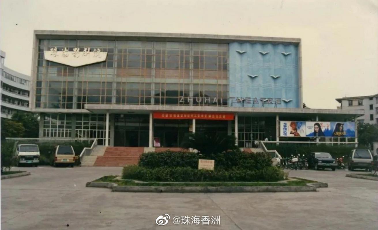爆操性感老师的相关介绍