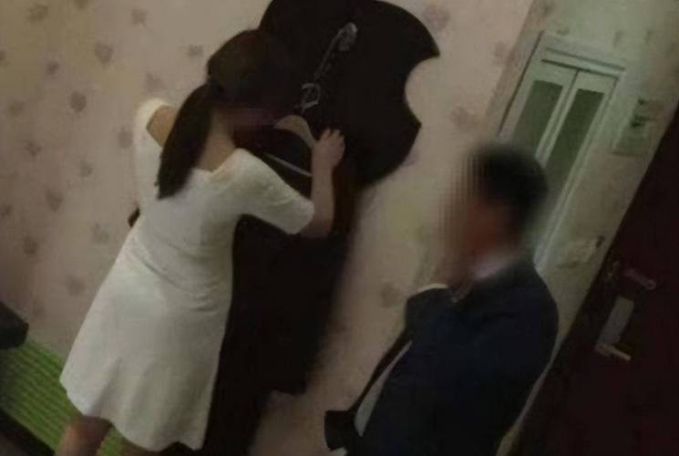 少妇偷拍一区的相关介绍