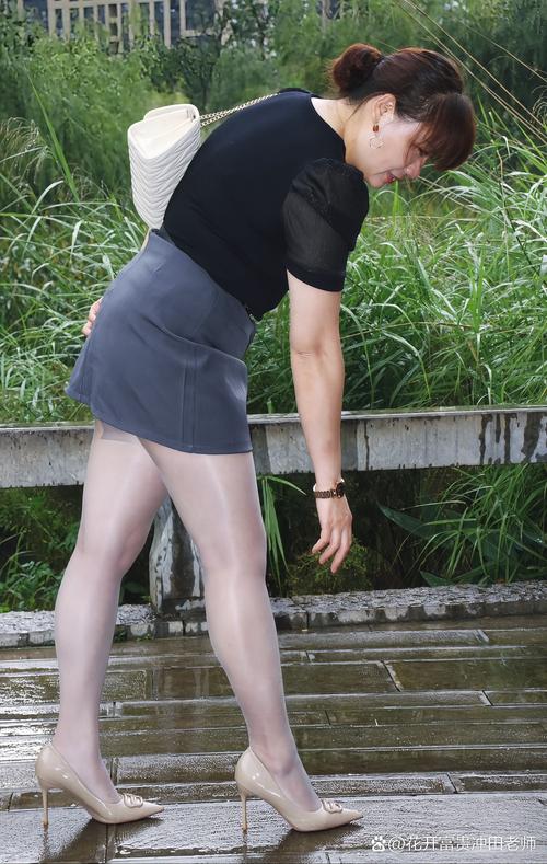 av 黑丝的相关介绍