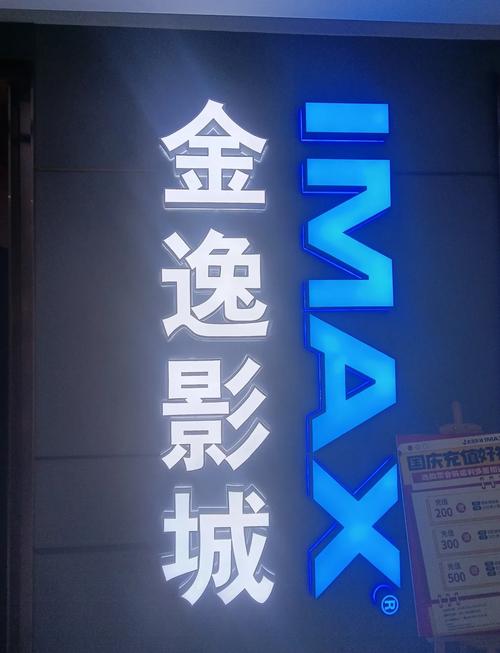 一边亲一边摸一边揉的相关介绍