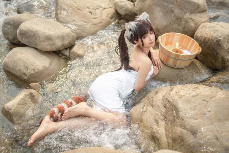 老师操的逼的相关介绍