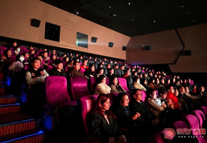 女性有黄色分泌物用什么药的相关介绍