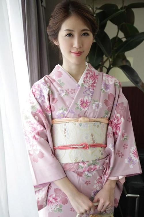 女性内裤黄色分泌物的相关介绍