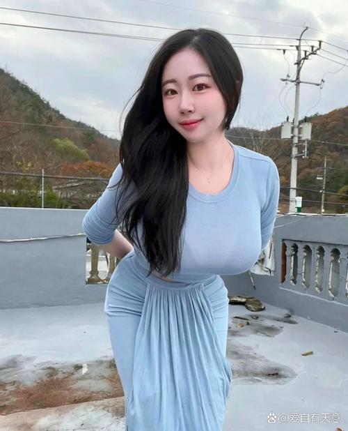 强干女秘书的相关介绍