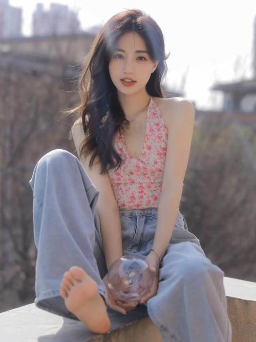少妇偷拍3p的相关介绍