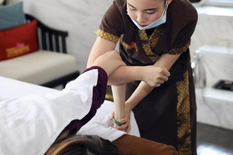 亚洲少妇熟女偷的相关介绍