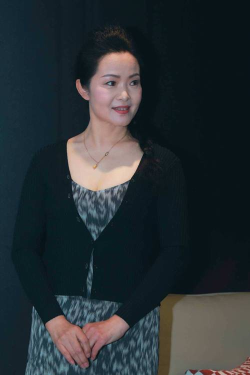 根据您的需求,生成一个符合SEO规范且包含3个长尾关键词的标题如下:
**亚洲少妇熟女一区二区精选:风韵犹存的人妻魅力与成熟韵味高清合集**
包含的长尾关键词:
1. 亚洲少妇熟女
2. 人妻魅力
3. 成熟韵味高清
